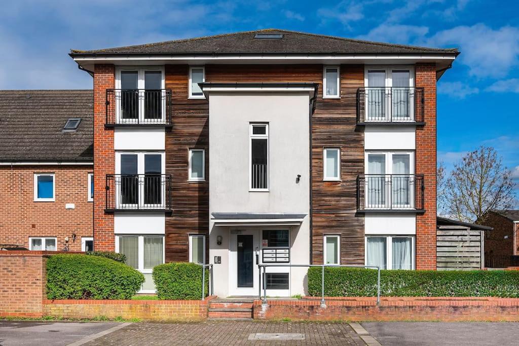 Reading 2-Bed Apartment & Parking Exteriör bild